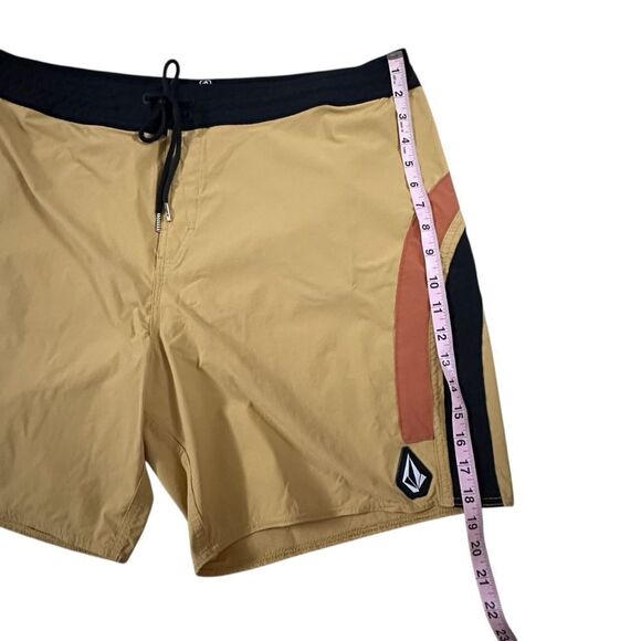 Volcom Men's Tan Swim Shorts - Picture 4 of 9
